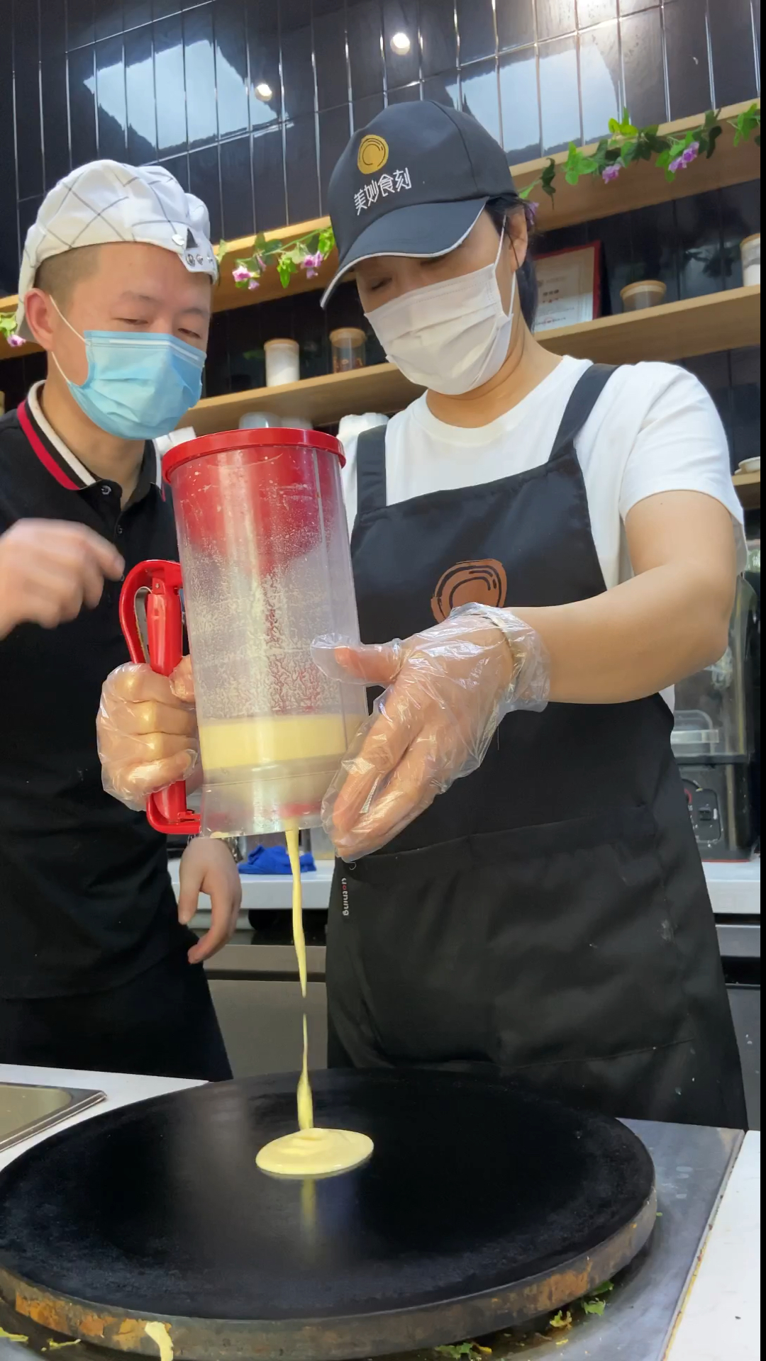 结婚5年带娃4年,孩子上学后决定做煎饼