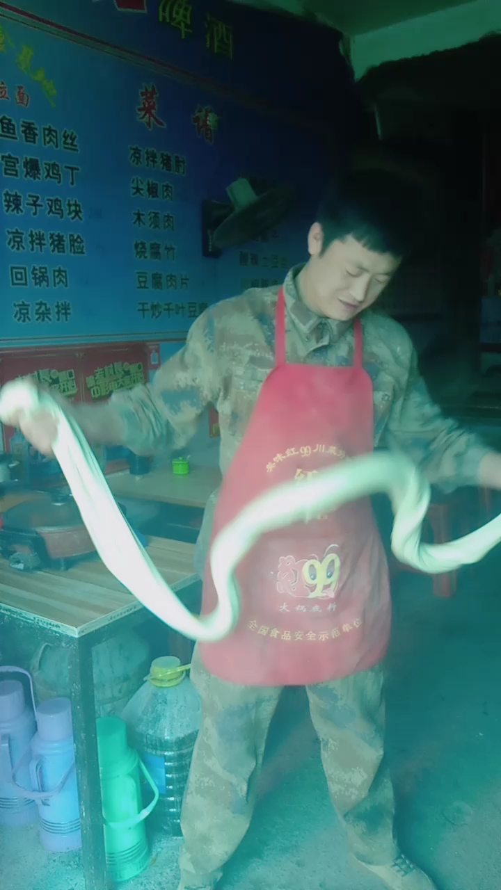 宫爆鸡丁凉拌猪时