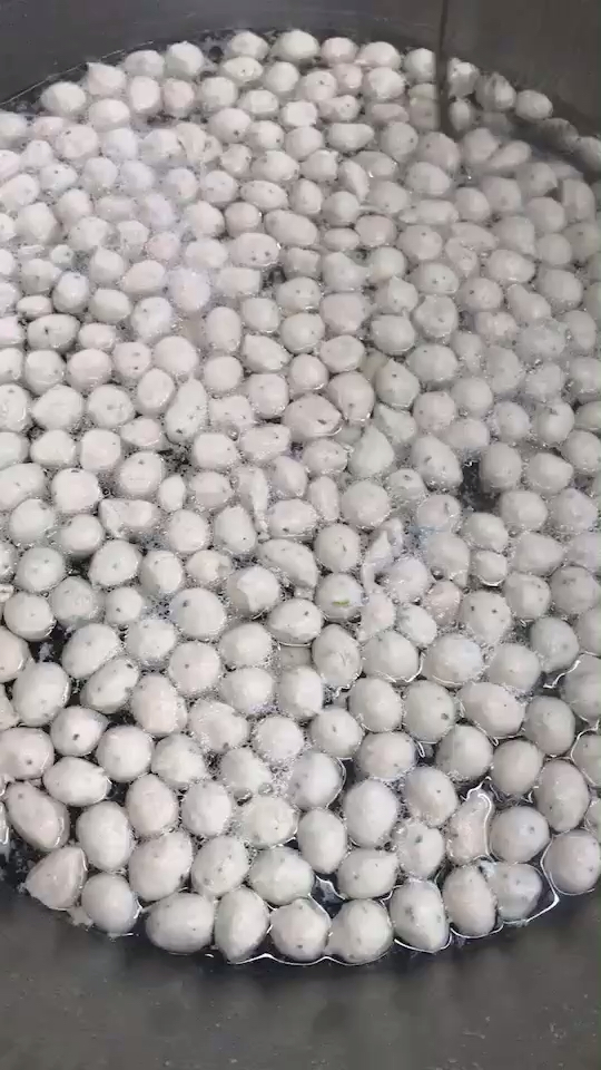 深沪拳头母,鱼卷,五香卷,牛肉丸,马鲛梗,虾仁羹,牛肉羮,马鲛丸,包心肉丸等等