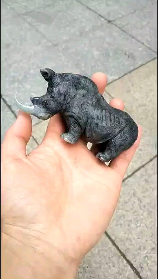 犀牛木雕,这手艺,真是太棒了!