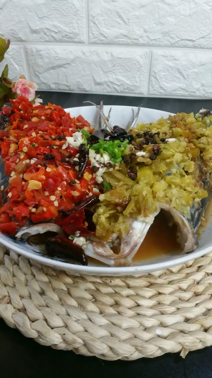 #舌尖上的旅行#鲜辣好吃的双色剁椒鱼头～