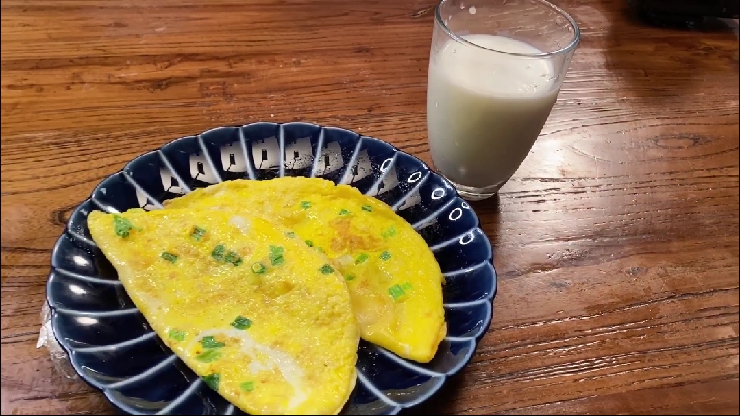 #食神大PK#鸡蛋灌饼的做法——不用和面最简单版