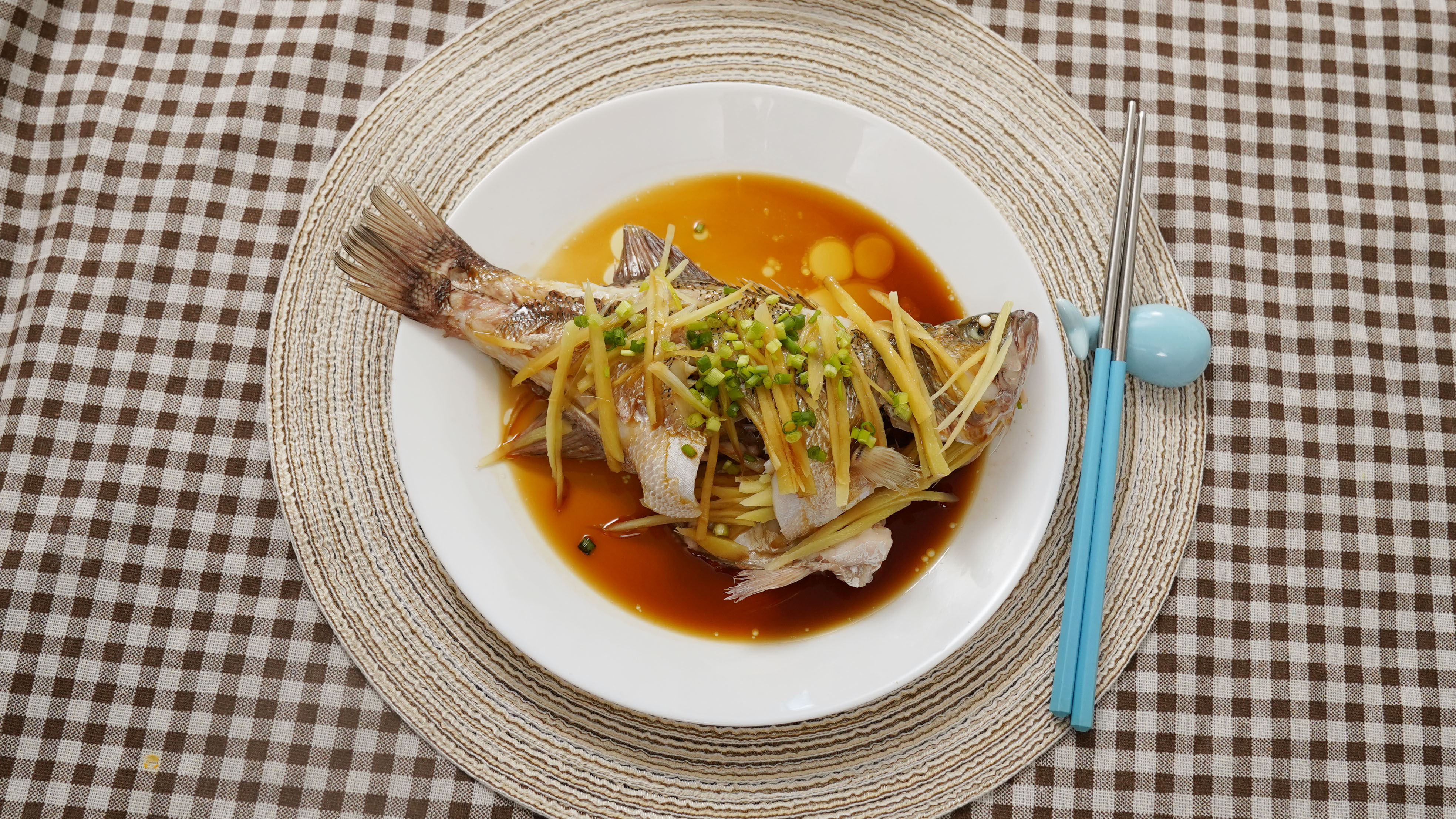 孕早期食谱推荐:清蒸鲈鱼,有着健脾益胃、安胎益气的作用