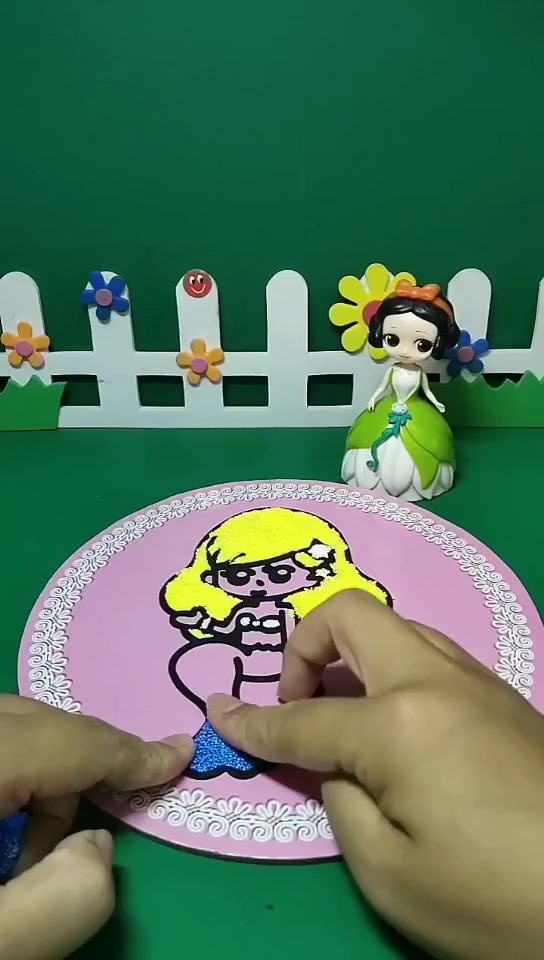 给美人鱼姐姐做一个画像