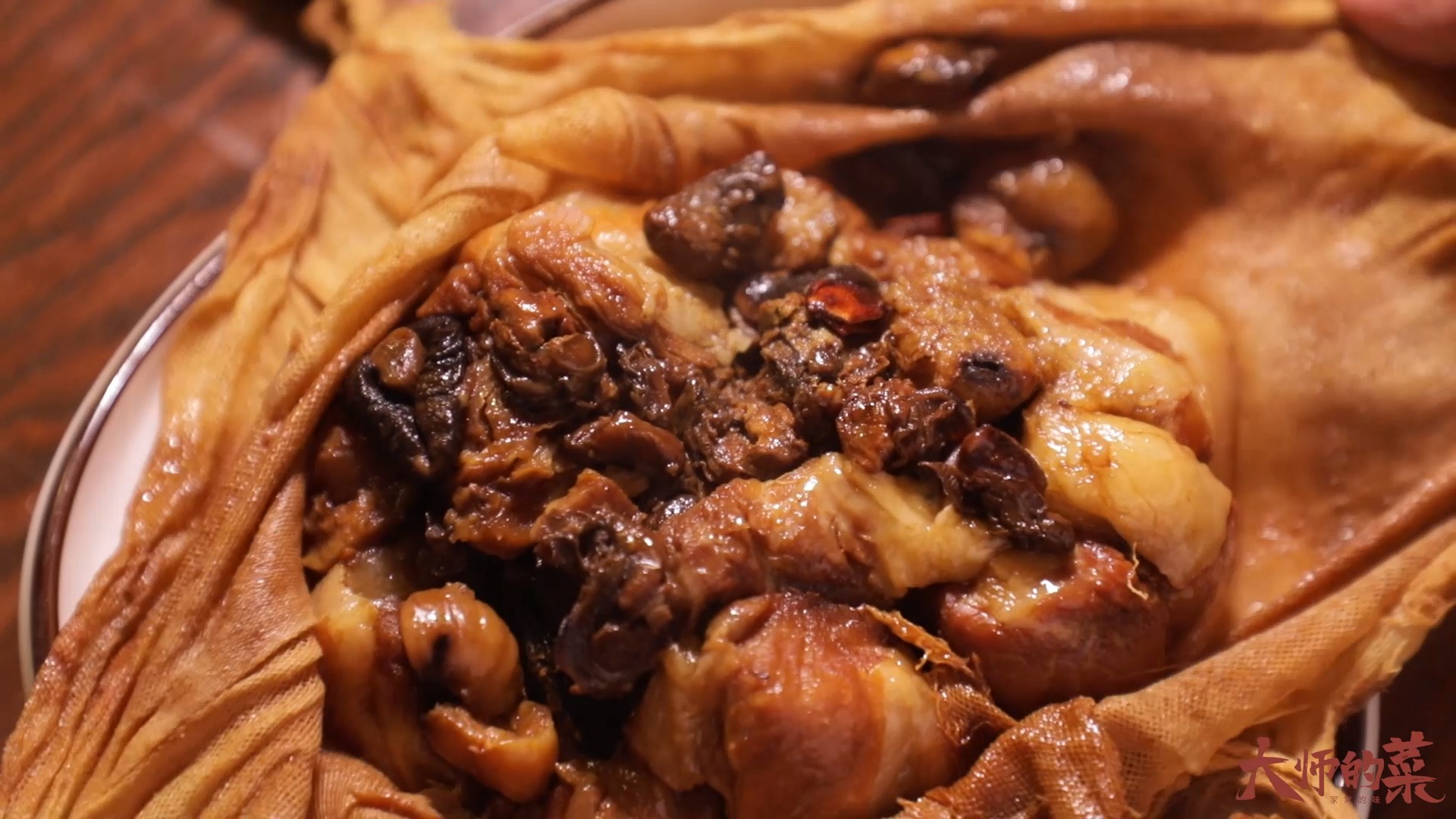 #美食#为了吃到这块肉，文火慢煨12个小时！入口即化，“红烧肉”界大哥大！