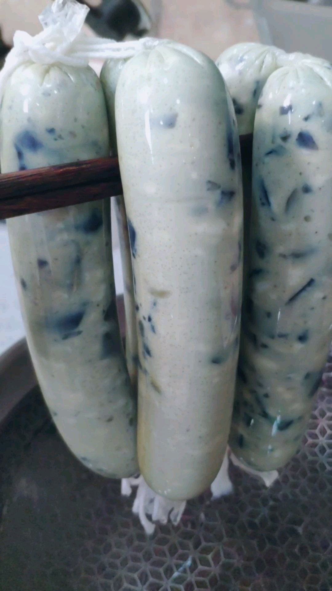 自制松花鸡蛋肠,简单好做,美味流口水