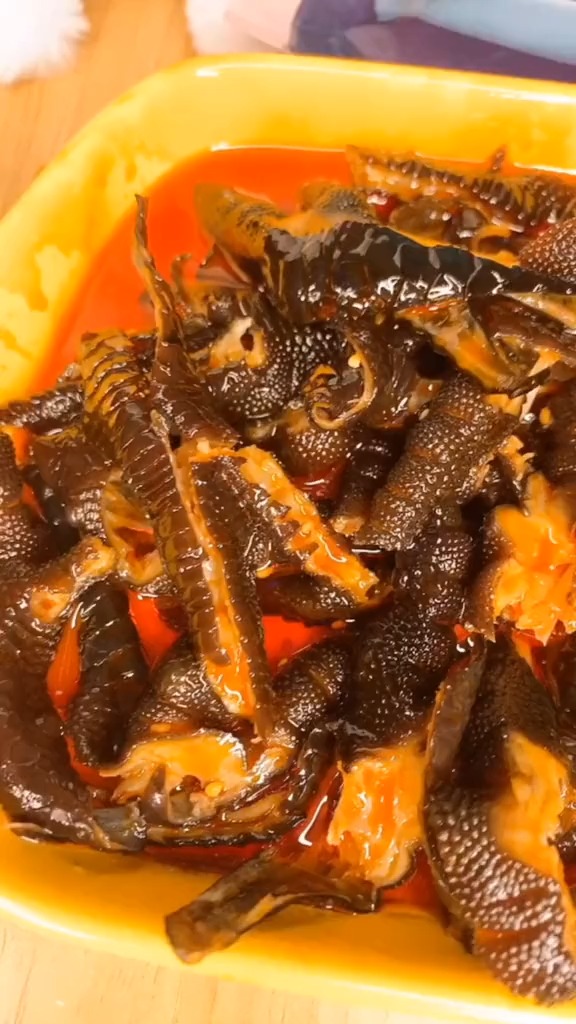 第一次吃黑色鸡脚,太香了#深夜放毒#美食趣胃计划