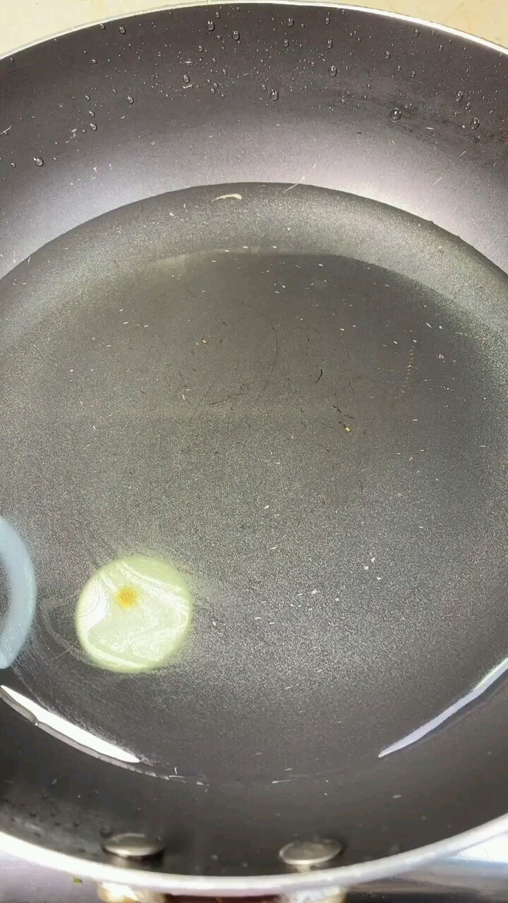 简单好喝的排骨汤,用砂锅炖的超级好喝,老铁们一定要试试哦, 