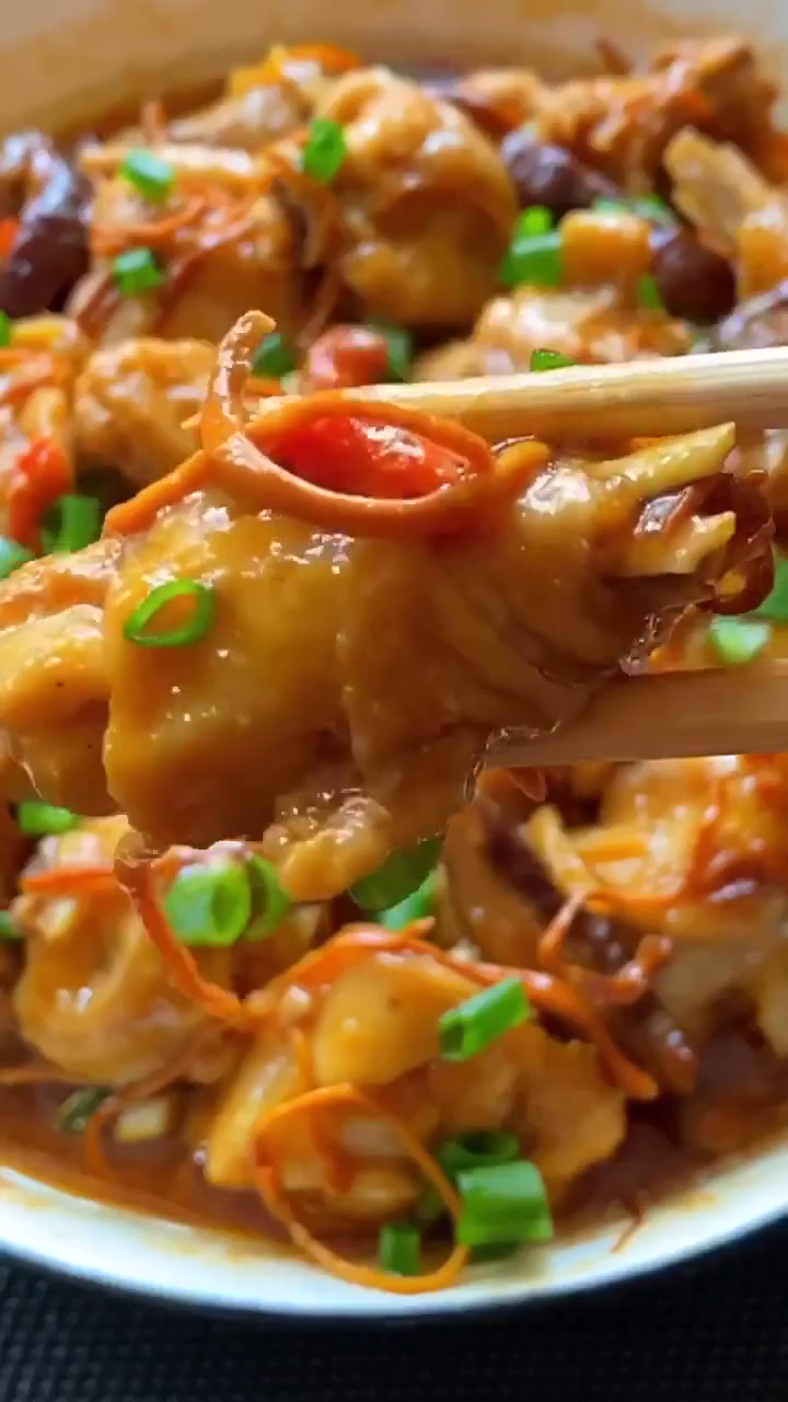 虫草花蒸鸡,肉质鲜嫩不上火