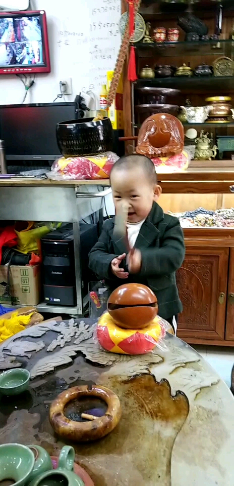 小和尚敲木鱼