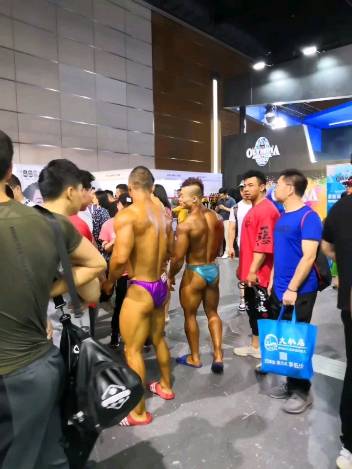 #健身#这就是所说的肌肉男今天没有在直播间看到的,现在可以在照片上凑合看看咯!