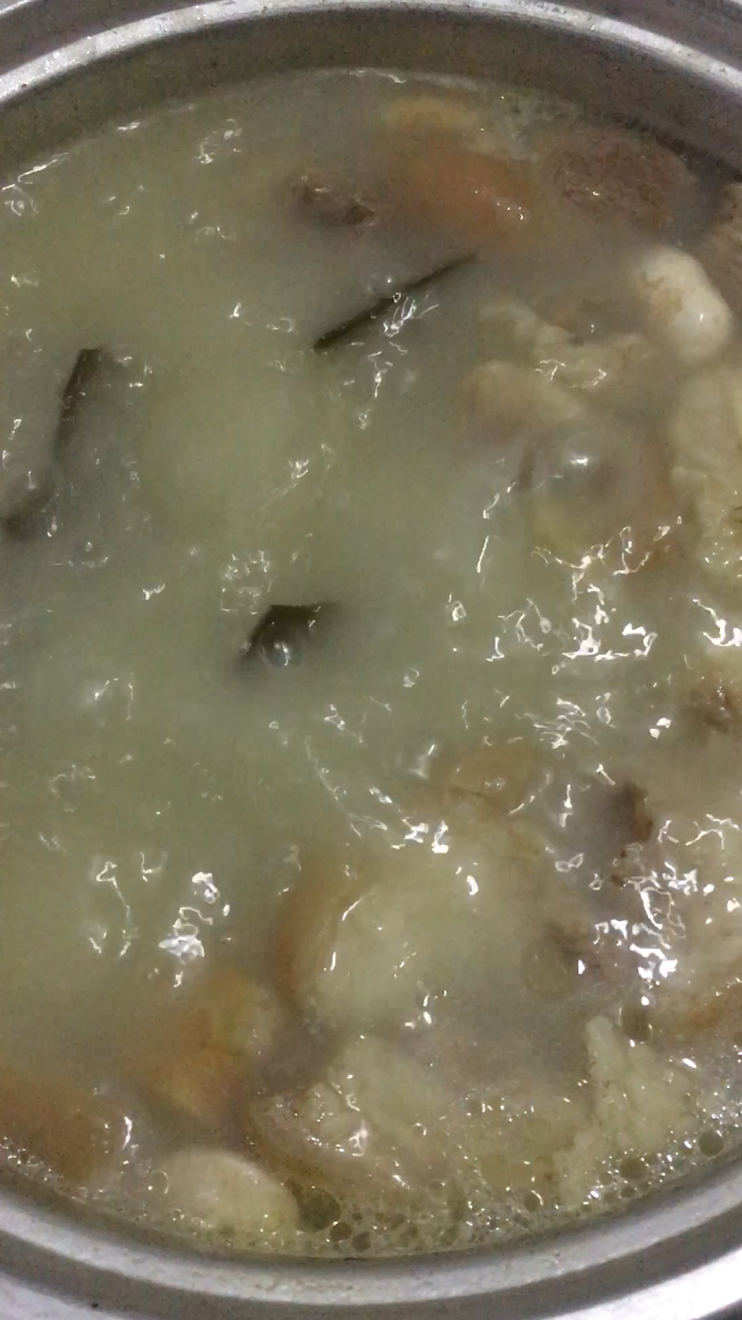 #黑暗料理之王#猪蹄海带雪豆汤