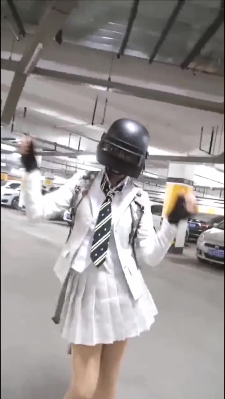 绝地求生女角色cosplay,小姐姐的手势舞,你喜欢吗?
