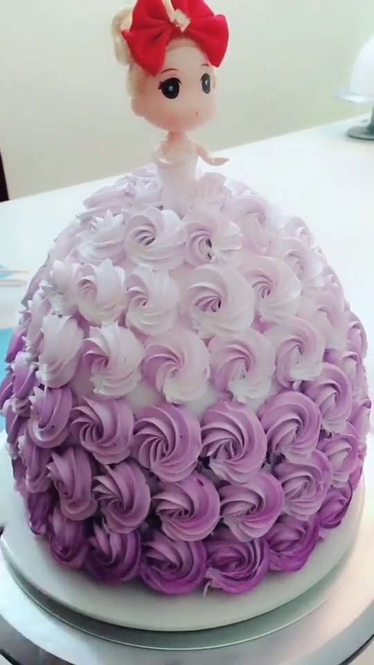 紫色渐变芭比娃娃奶油生日蛋糕,人生苦短,甜可以长一点