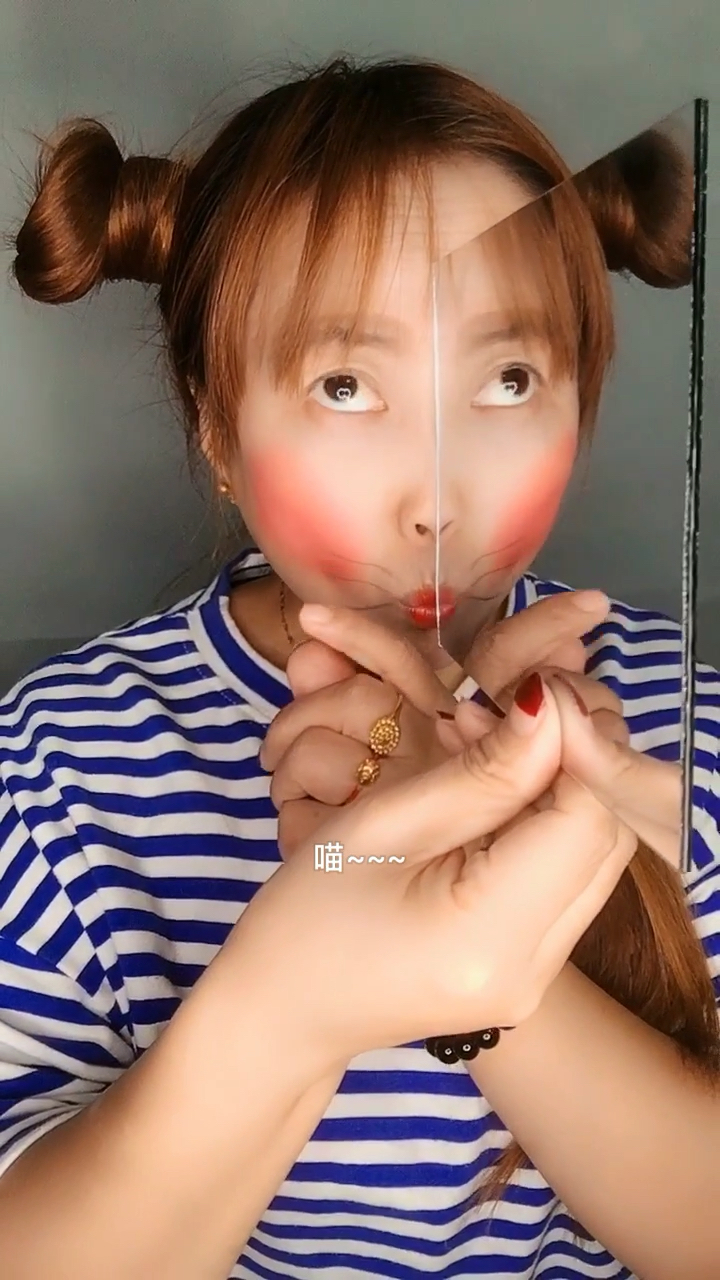 这孩子,老师怎么教的?英语说的这么流利