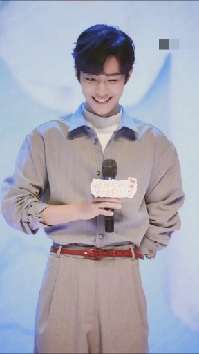 肖战绘画生涯遭滑铁卢,水果被认错成黑大帅