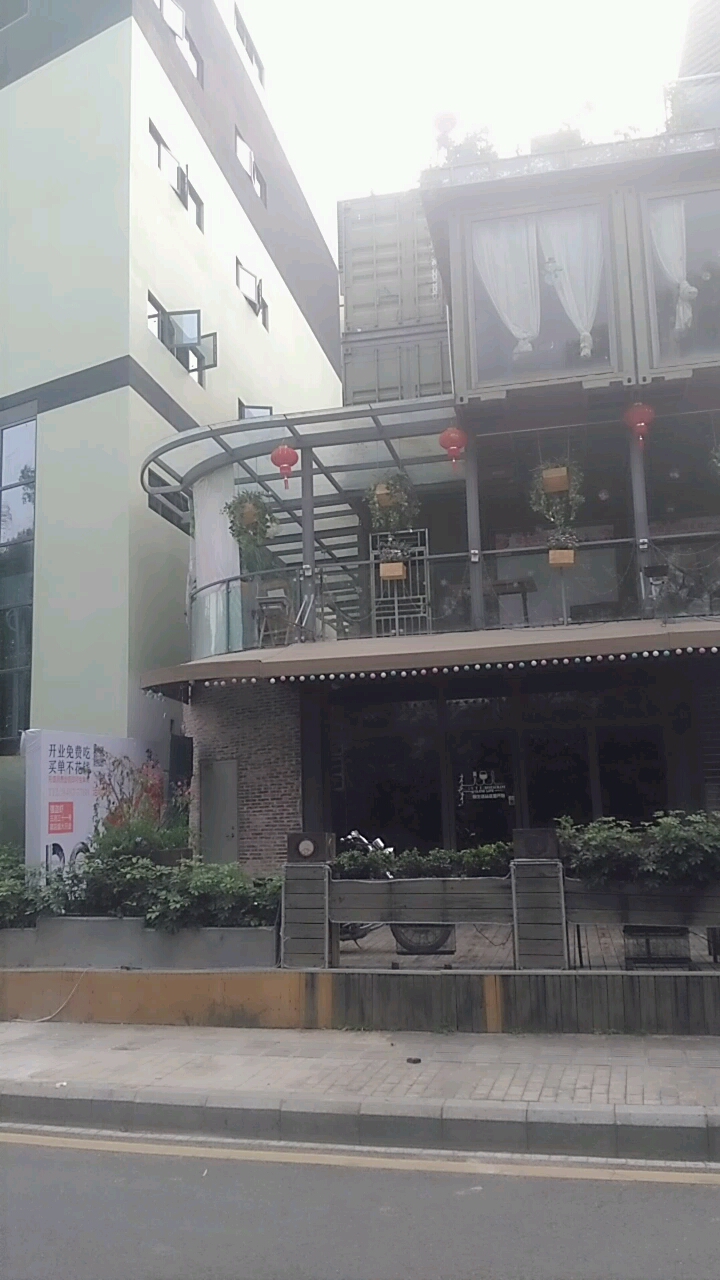 强盗虾音乐餐厅的外围风景