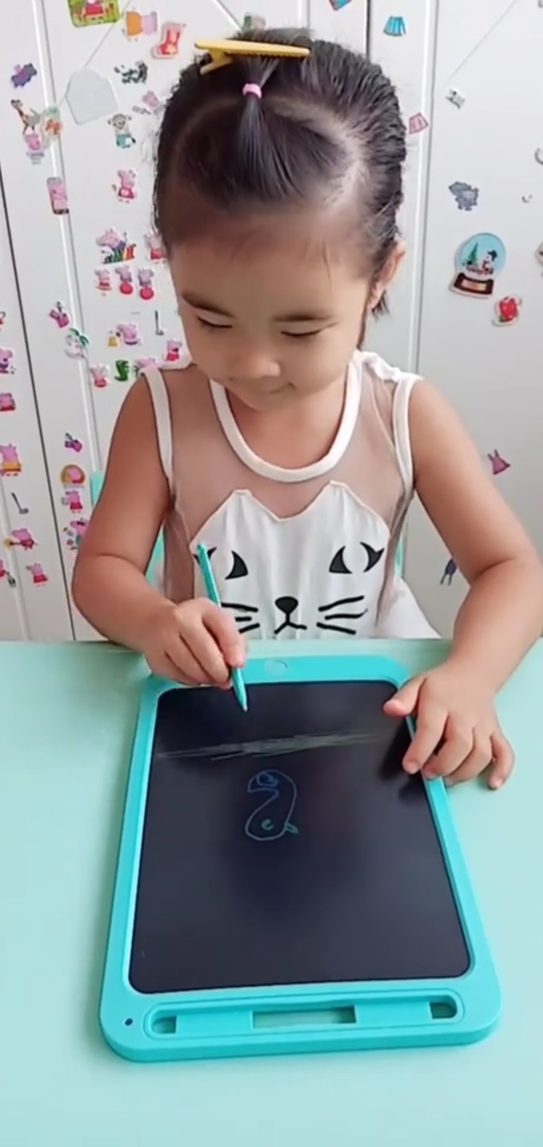 画小鸭子喝水