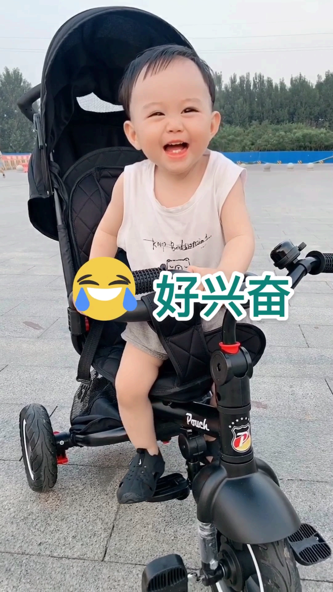 果然男人都爱车,与年龄无关