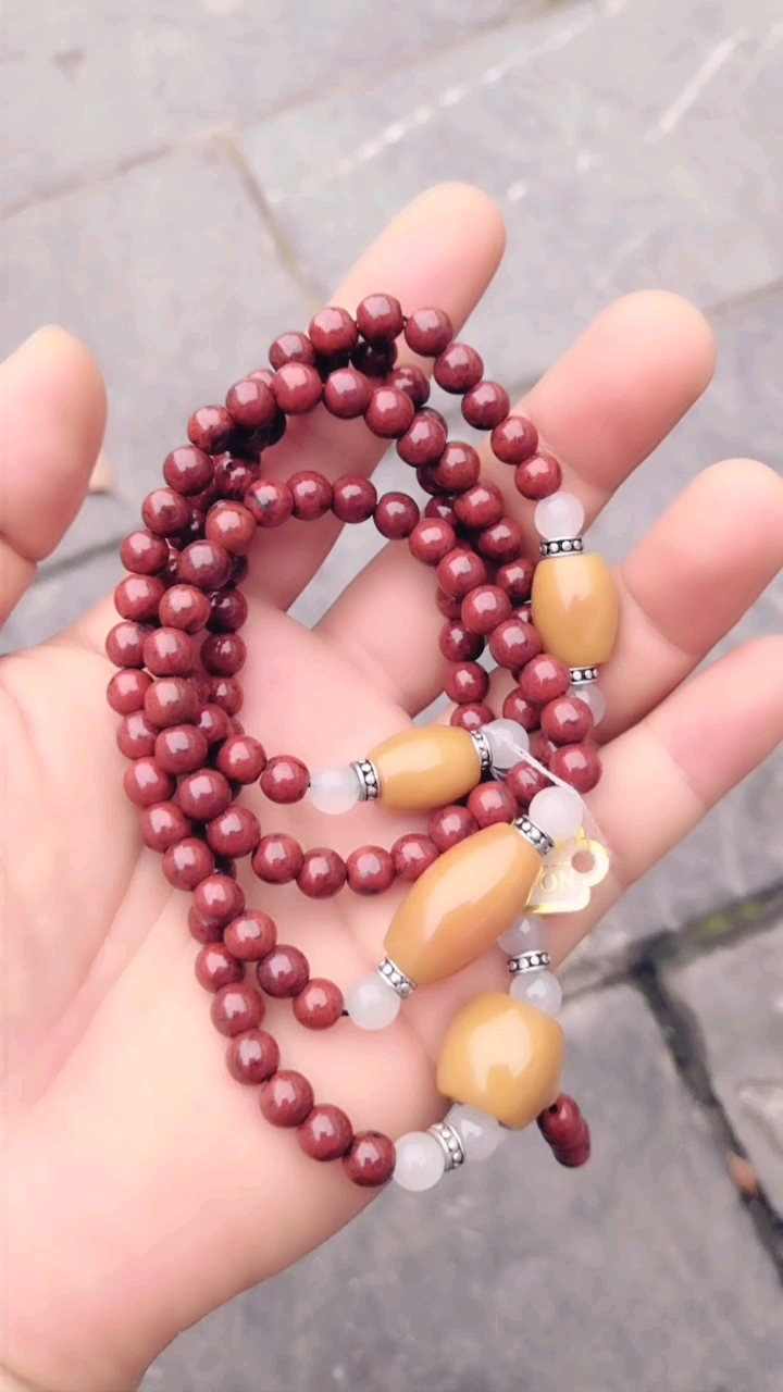 精品鸡血玉108佛珠,粒径0.6