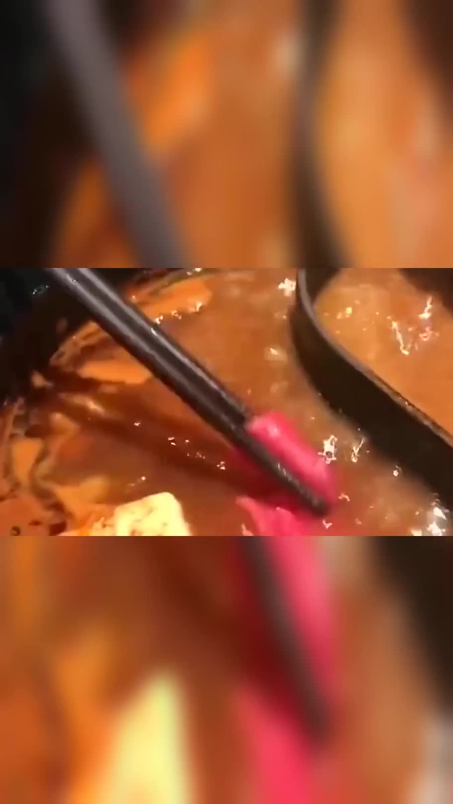 在日本东京做得好的神户牛肉,火锅里涮10秒可以吃,看着就想来一口