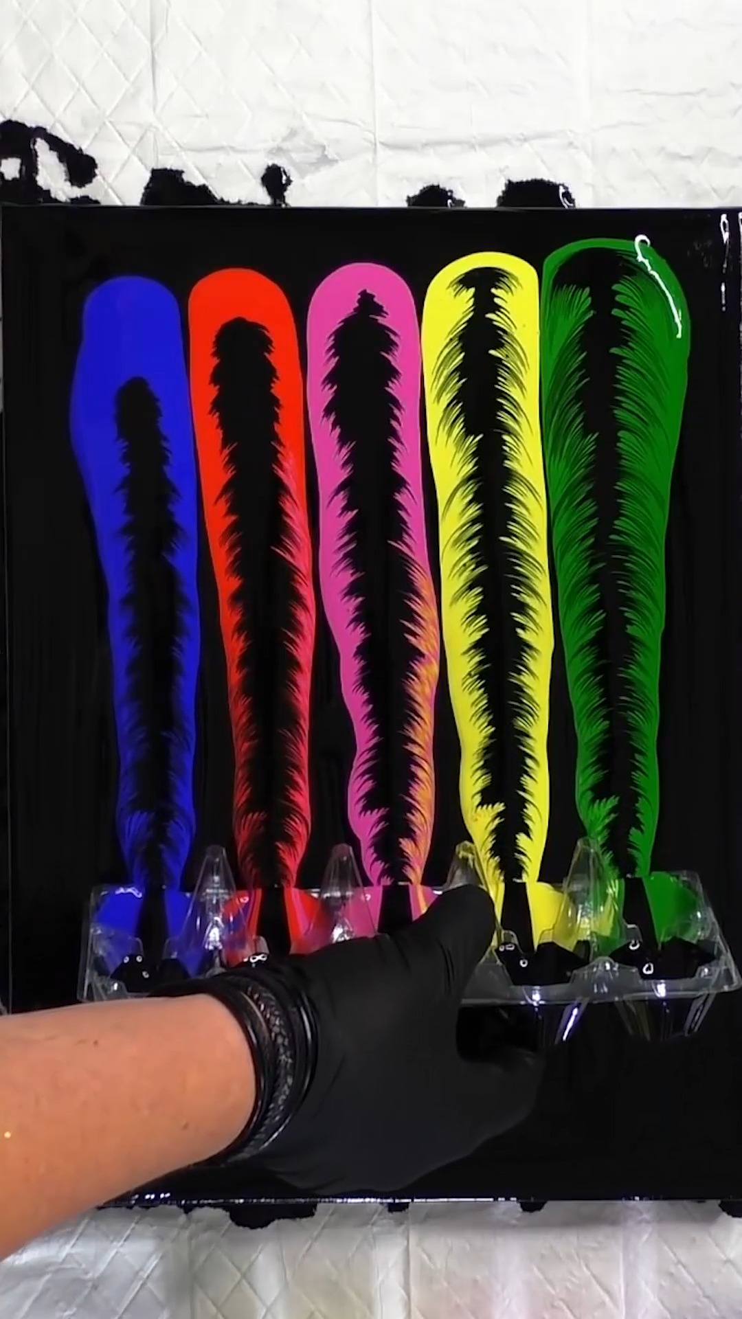 #绘画#鸡蛋包装盒别丢 拿来画画刚刚好