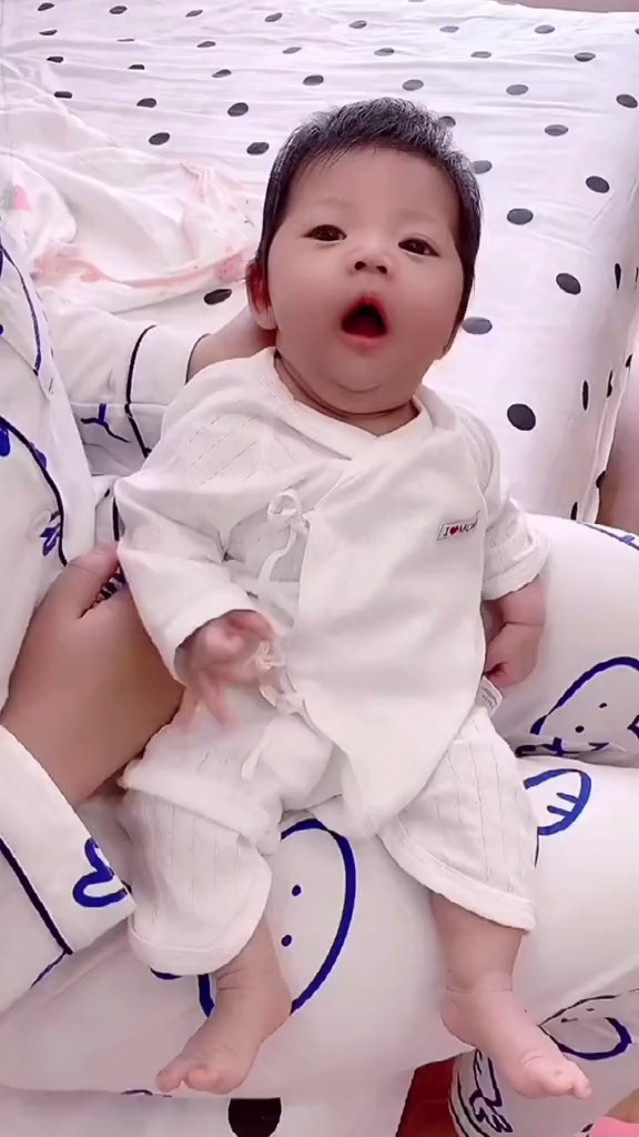 #育儿经验分享#你家宝宝几个月认人的呢#宝宝多大认识妈妈