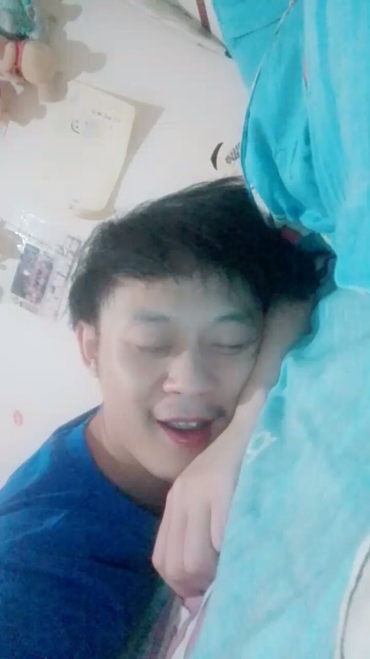 #无宵夜不夏天# 我梦见那小龙虾,我梦见那鸡把腿,我想吃小龙虾,受不了了,受不了。我要吃小