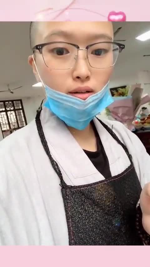这就是传说中的寺庙食堂,吃的那叫一个豪华,看得我都想出家了