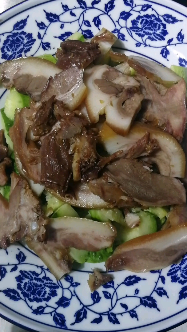 黄瓜拌烧肉!