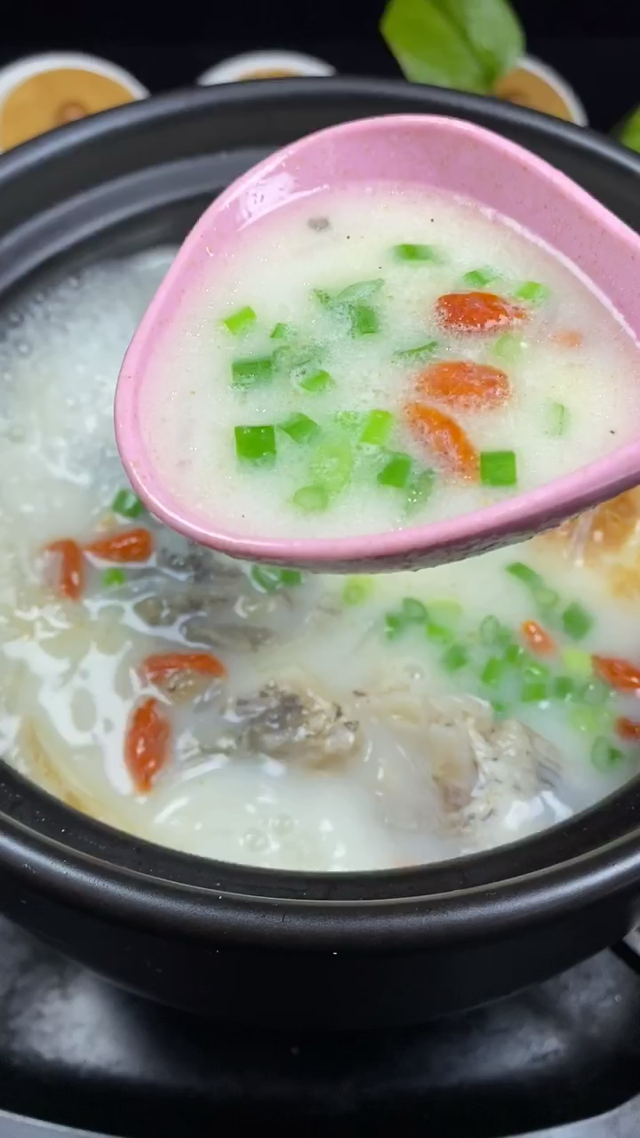 鲫鱼汤怎么做,浓白又好喝呢