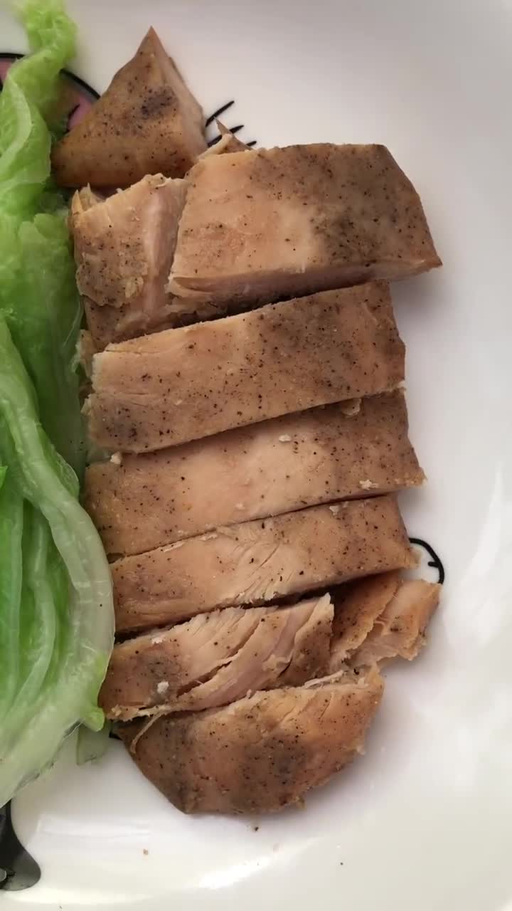 减肥的第21天,吃水煮白菜和速食鸡胸肉!五一块到了,我要快快瘦瘦瘦瘦减肥