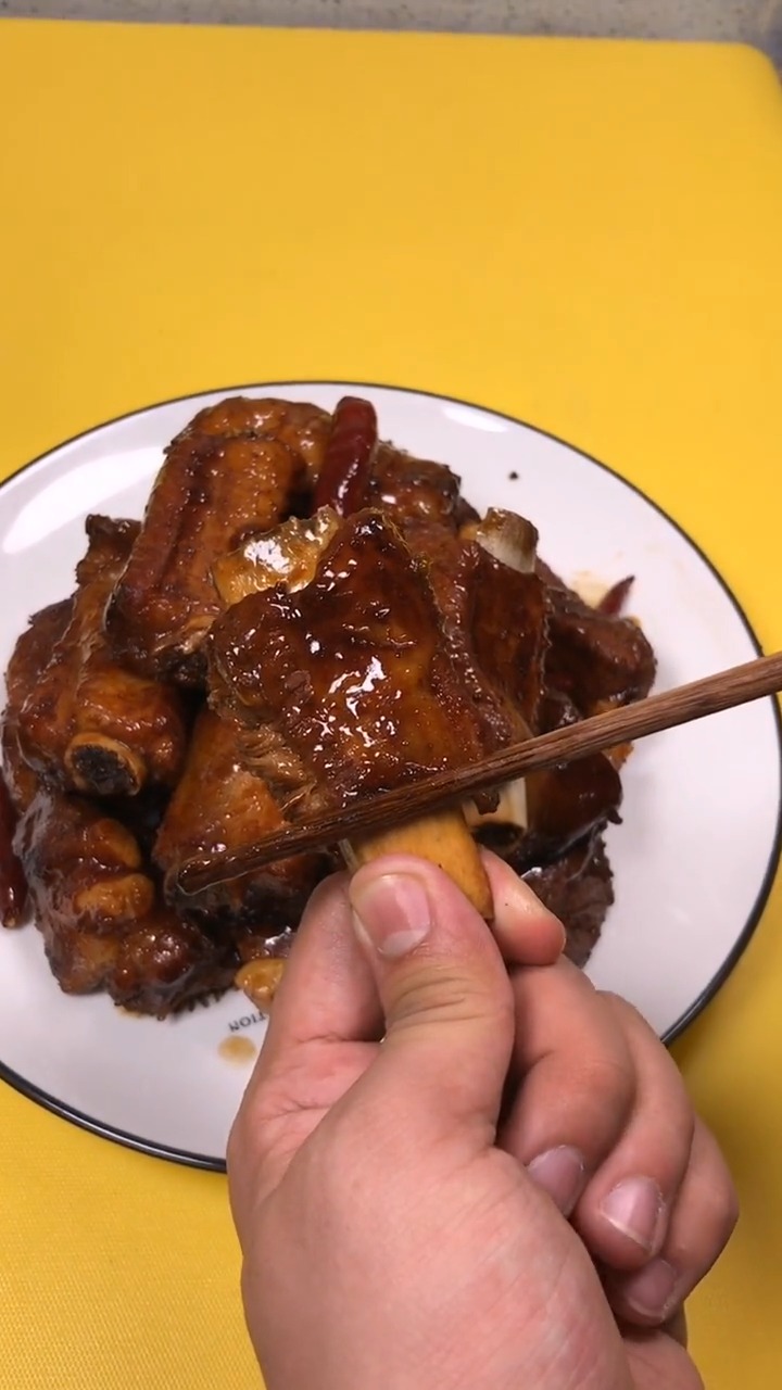 美味的红烧排骨