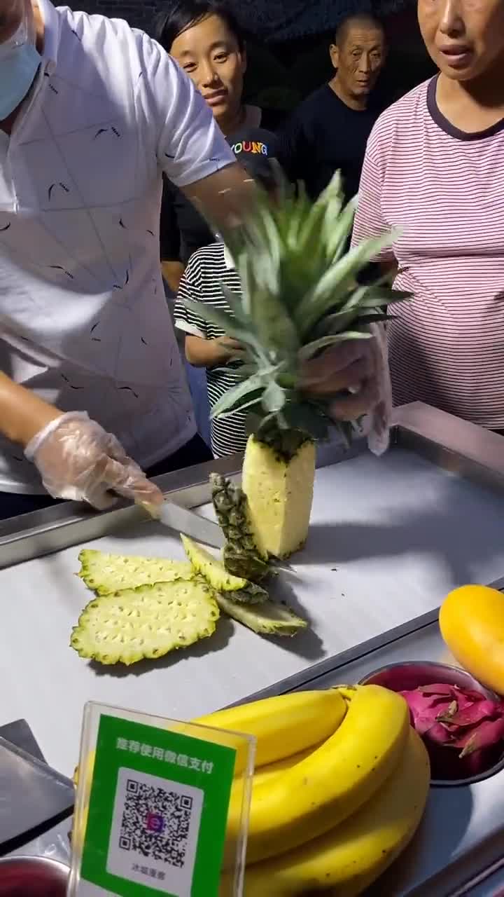 凤梨炒酸奶,小女孩都心急了