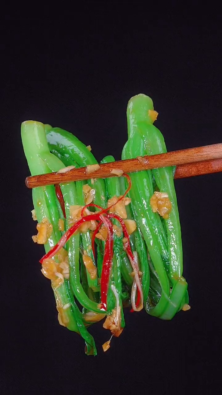 这样做的白灼菜心,清脆爽口,翠绿不发黑!# 白灼汁