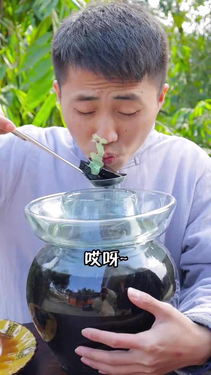 你们吃臭豆腐是吃黑的还是白的