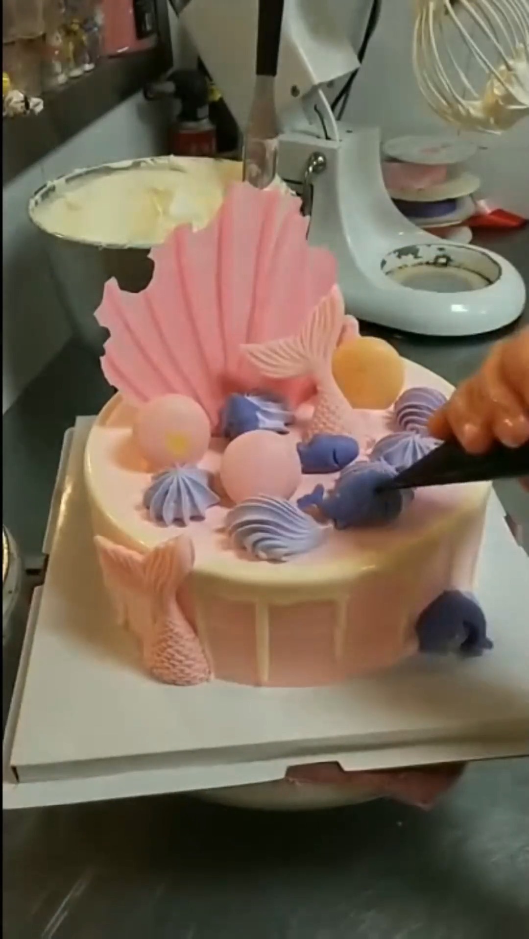 #娱乐#最近很火的鱼尾蛋糕,粉粉嫩嫩的,有没有很少女心