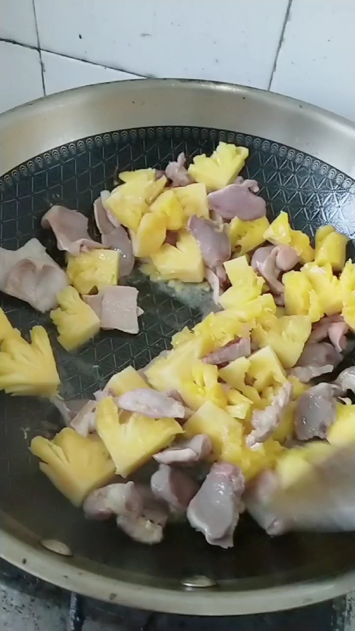 黑暗料理,水果炒菜,菠萝是外婆种的