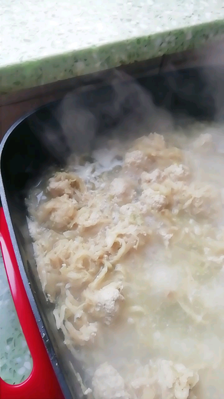 有吃过酸菜丸子汤的么?味道简直太棒了