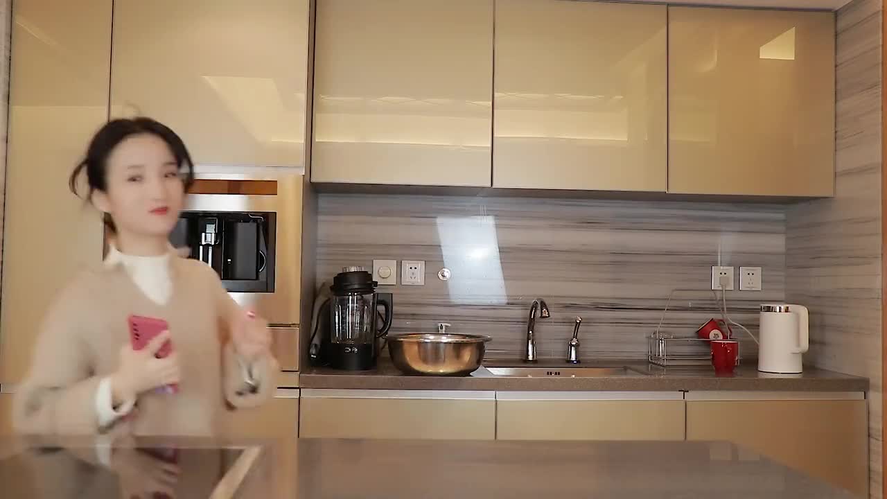 一姑娘花400多买10斤牛肉,花3天时间风干,到底能做多少牛肉干?