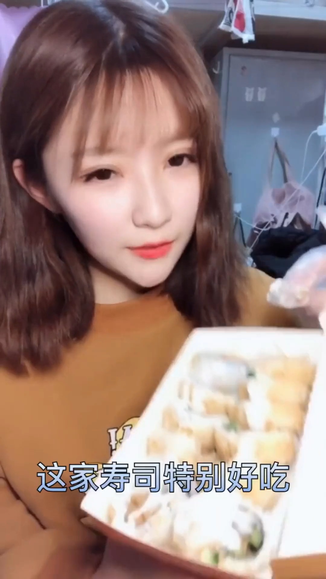 #明星娱乐#吃寿司时,普通人和家里有矿的区别,你属于哪一种呢