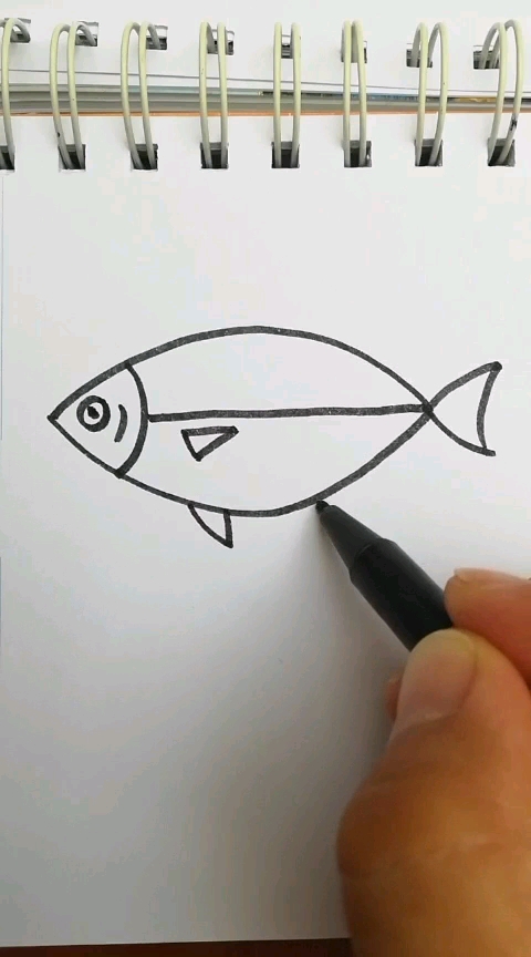 一条小鱼简笔画