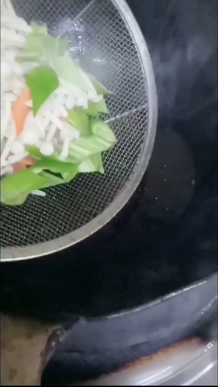 #你喜欢的样子我都有#白玉菇炒肉,家常小菜