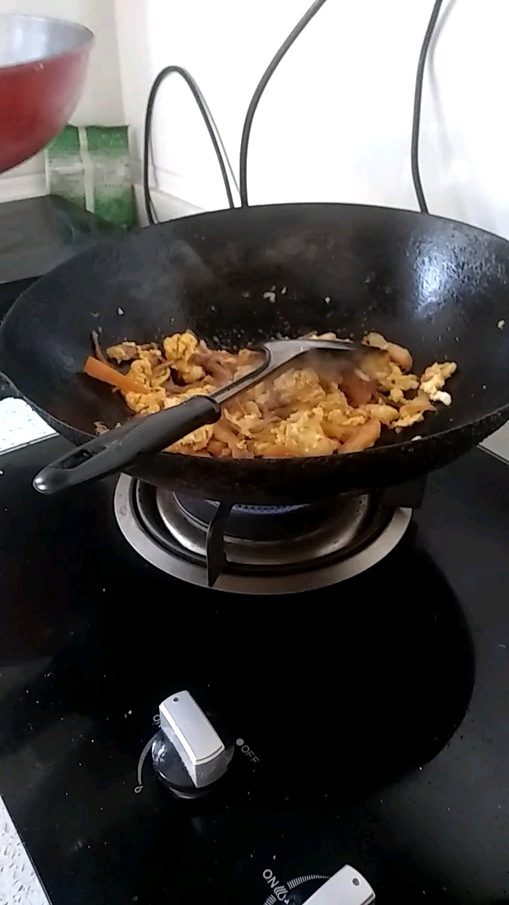 鸡蛋柿子炒面。