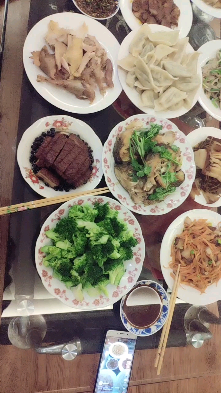 一家人,一桌菜