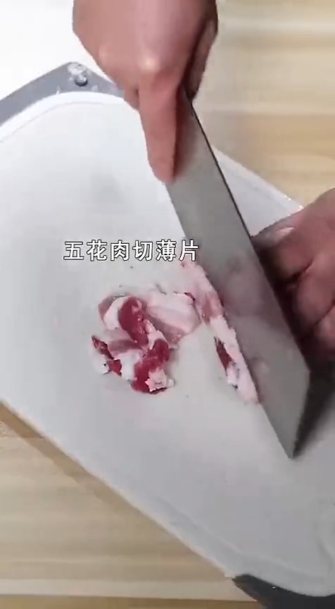 不想做饭的时候,那就直接来一盘白菜炖粉条吧
