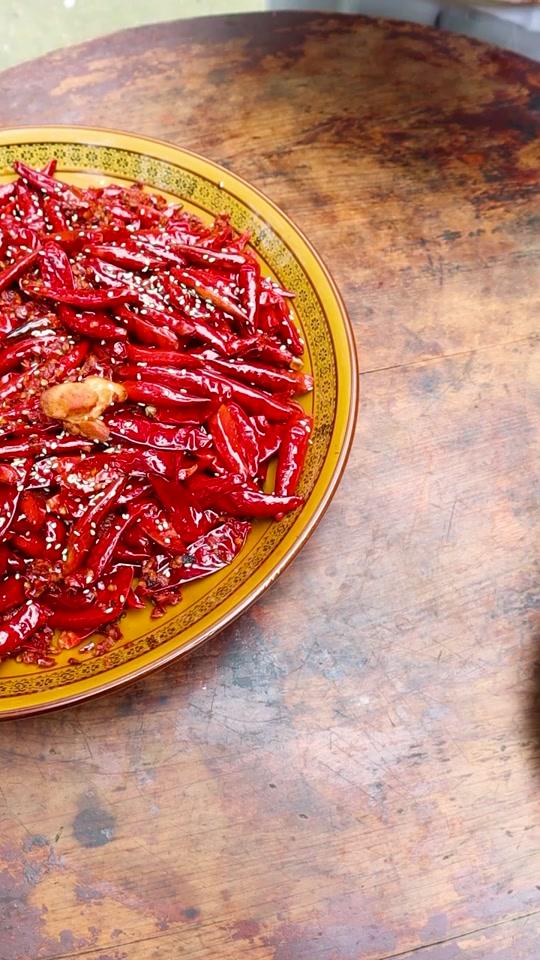 没有鸡的辣子鸡和没有肉的青椒炒肉??今天也是收好行李去医院报到的一天??#辣椒 #吃辣椒