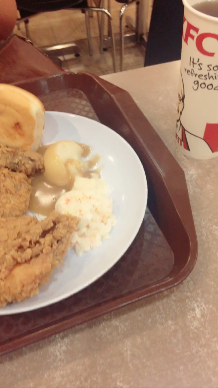 这的KFC鸡块特别大