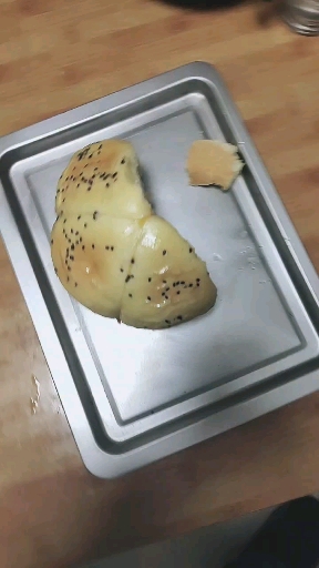自己做的面包。