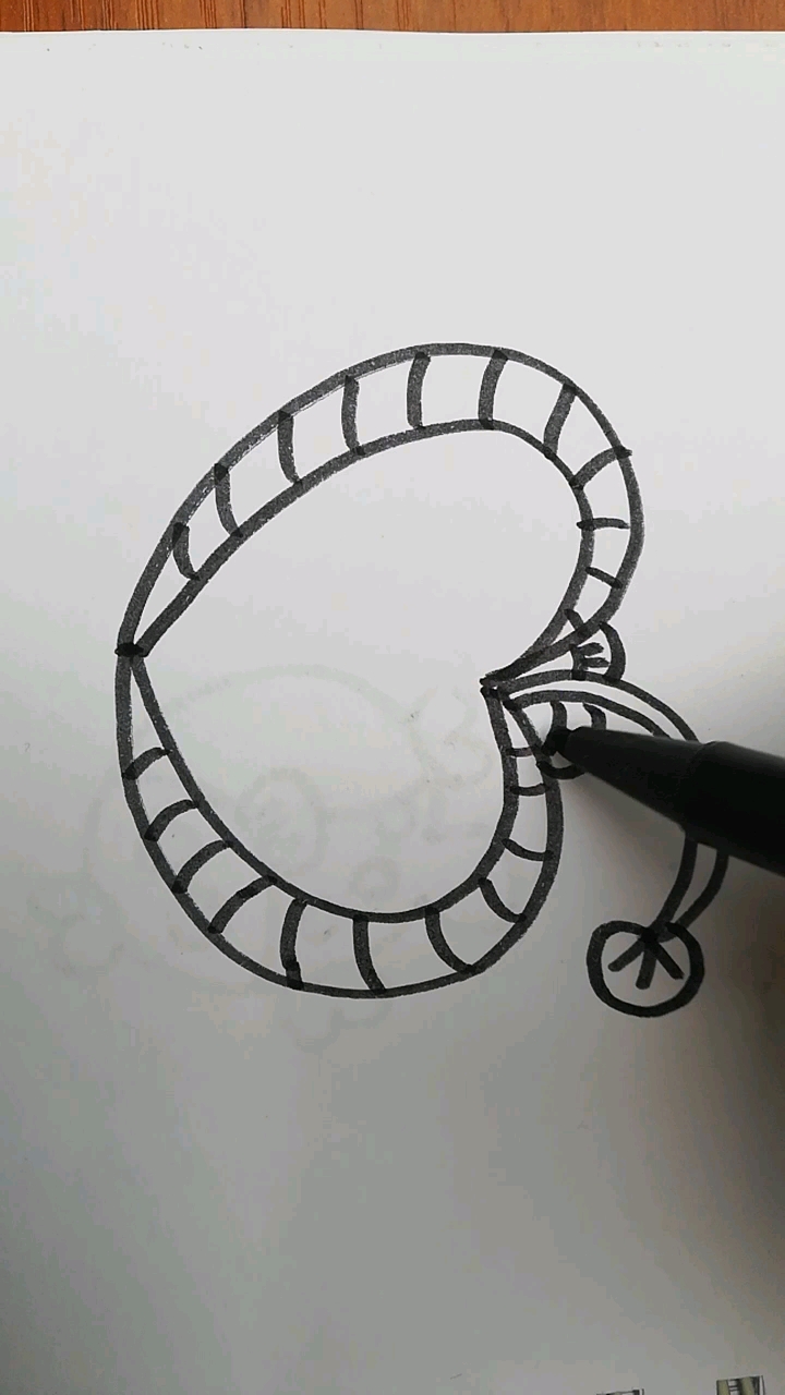 画条大扁鱼～简笔画